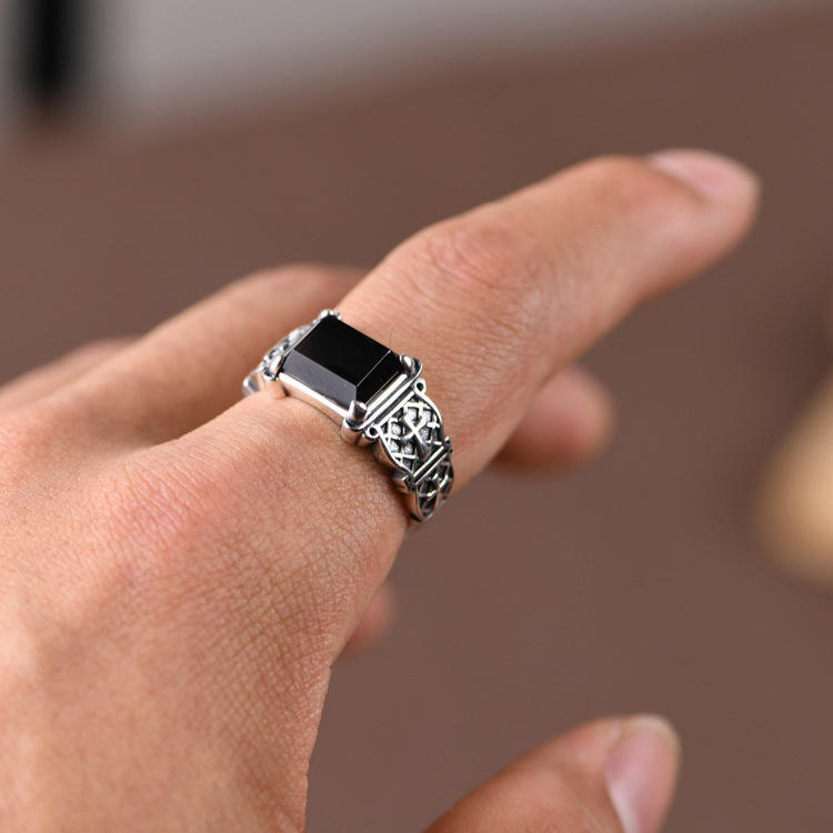 Anel Masculino Imperial Onyx™ – Prata 925 com Pedra Ágata Negra