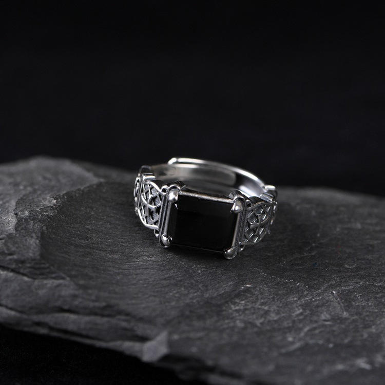 Anel Masculino Imperial Onyx™ – Prata 925 com Pedra Ágata Negra