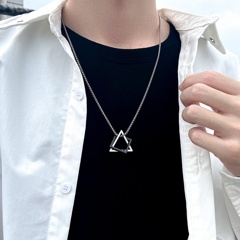 Colar Masculino Geo Nexus™ – Pingente Geométrico em Aço Premium