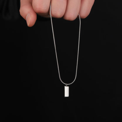 Colar Masculino Titanium Bar™ – Pingente Minimalista em Aço Titânio